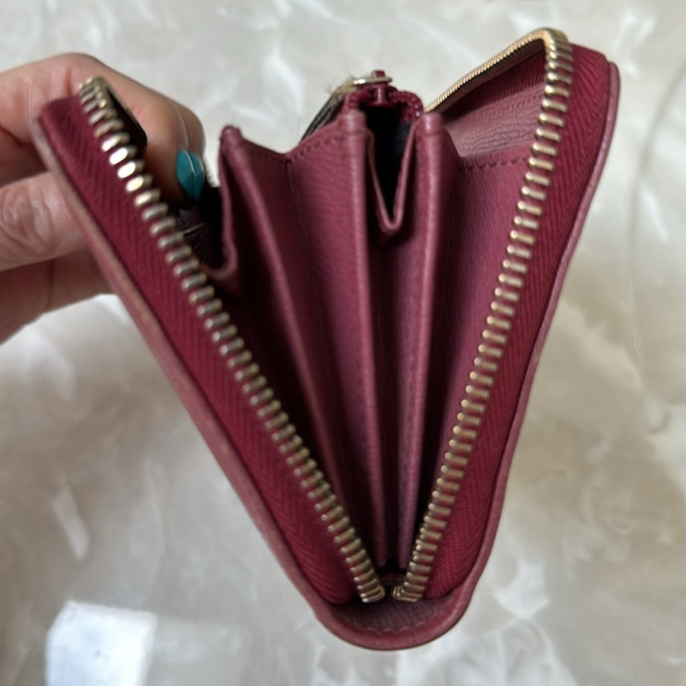 Authentic Gucci GG Mauve Zip Around Wallet - Picture 10 of 11